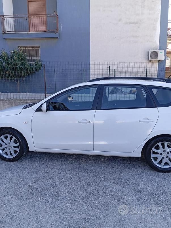 Usata Hyundai i30 90 CV (66 kW) 2010 Bianco Station wagon