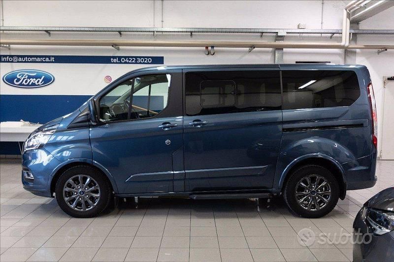 Usata Ford Tourneo Custom Titanium 185 CV (136 kW) 2022 Blu Furgone