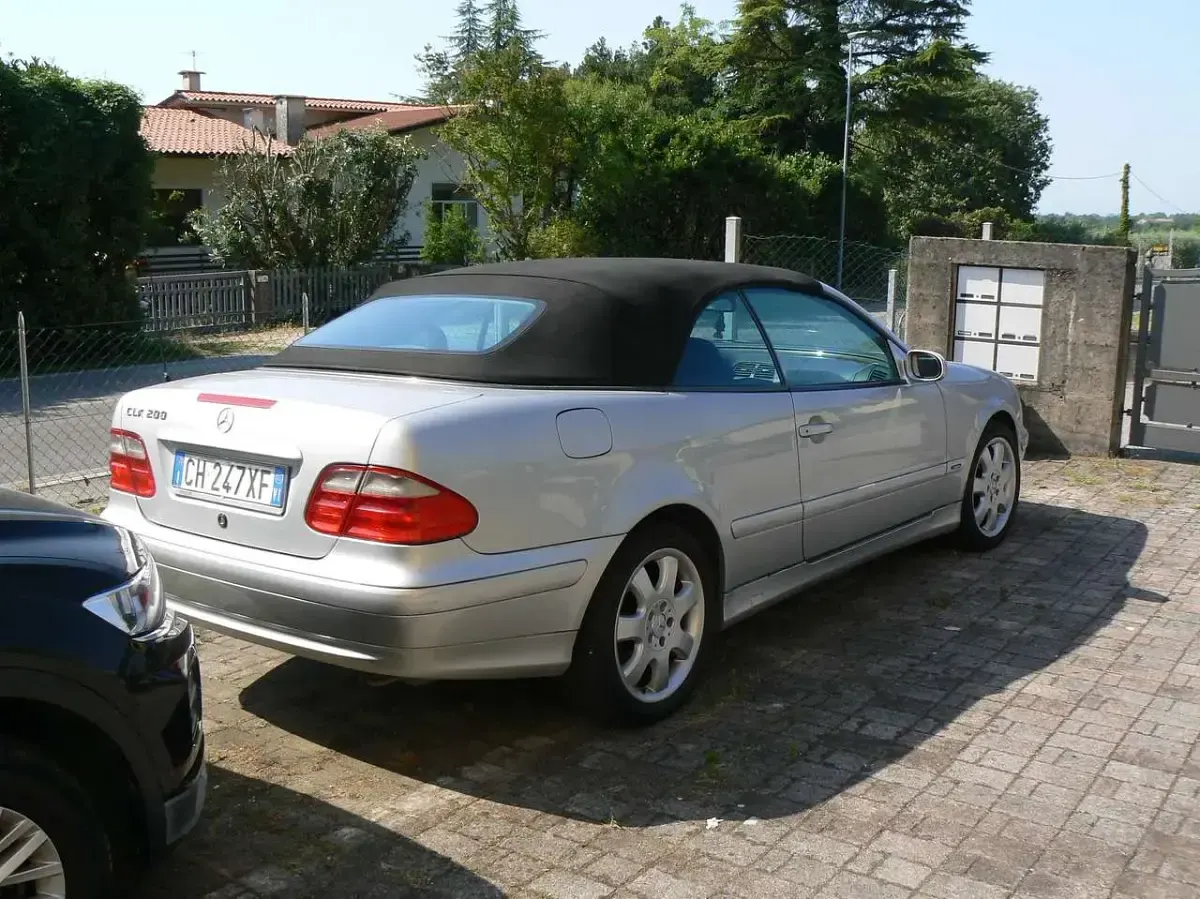 Usata Mercedes CLK200 Avantgarde 163 CV (119 kW) 2003 Argento Cabrio