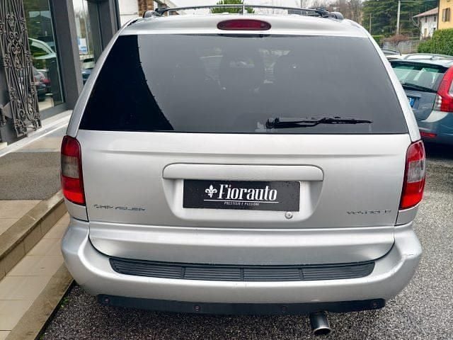 Usata Chrysler Voyager 150 CV (110 kW) 2007 Argento Monovolume