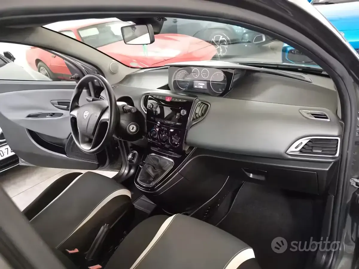 Usata Lancia Ypsilon S 95 CV (69 kW) 2014 Grigio Utilitaria