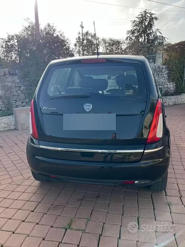 Usata Lancia Musa S 90 CV (66 kW) 2011 Nero Monovolume