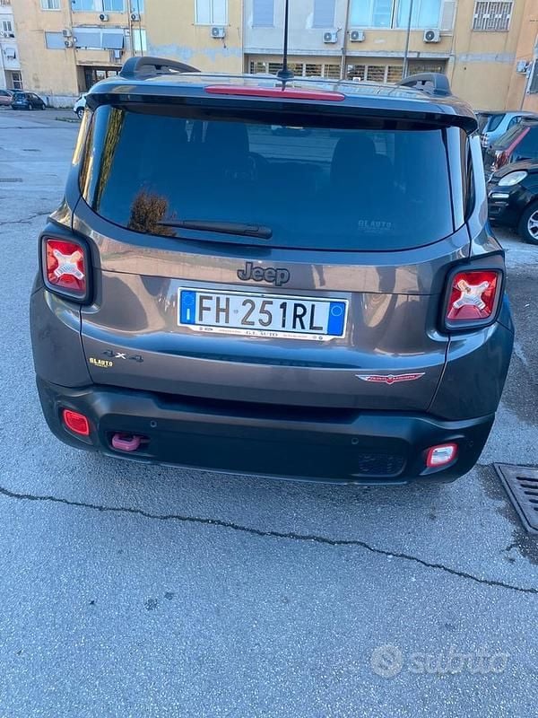 Usata Jeep Renegade 170 CV (125 kW) 2017 Grigio SUV