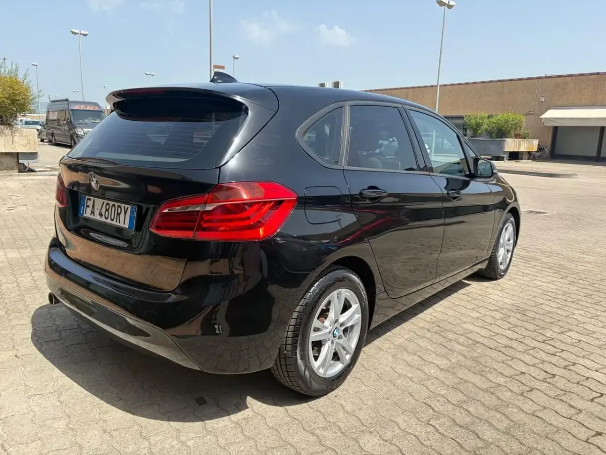 Usata BMW 216 Active Tourer Luxury Line 116 CV (85 kW) 2015 Nero Monovolume