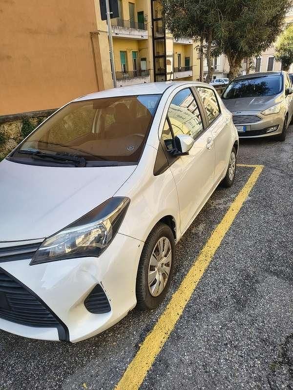 Usata Toyota Yaris 65 CV (47 kW) 2015 Utilitaria