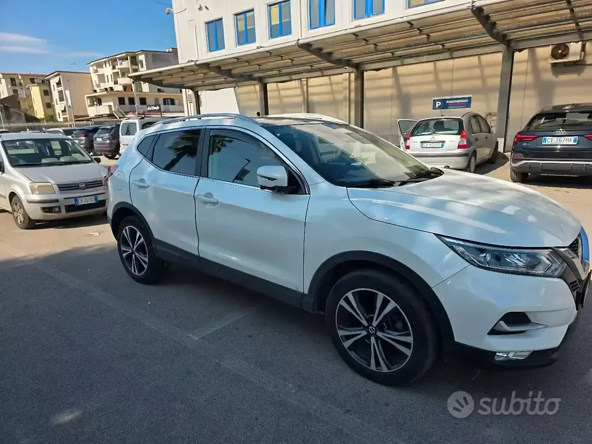 Usata Nissan Qashqai N-Connecta 116 CV (85 kW) 2019 Bianco SUV