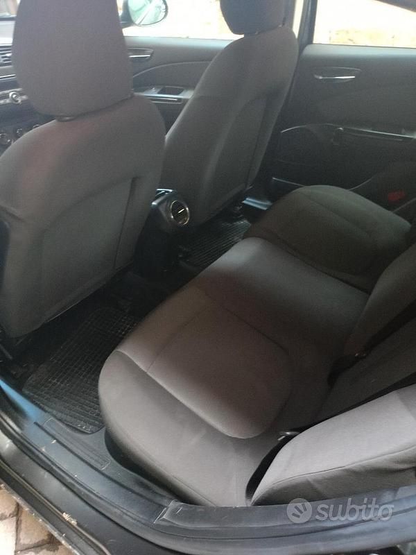 Usata 2007 Fiat Bravo Due volumi | 2700 € (Buon prezzo) - Immagine 1/4