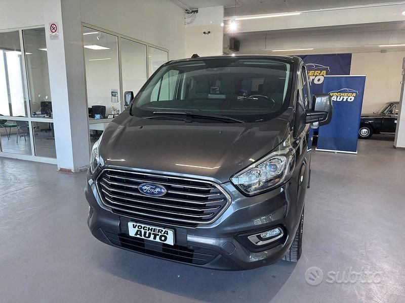 Usata Ford Tourneo Titanium 131 CV (96 kW) 2020 Grigio Monovolume