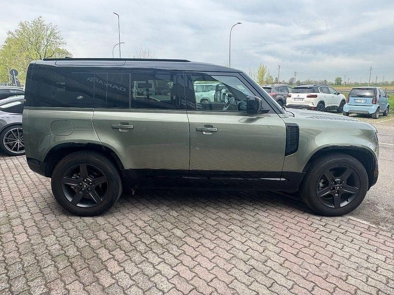 Usata Land Rover Defender SE Dynamic 250 CV (183 kW) 2024 Verde SUV
