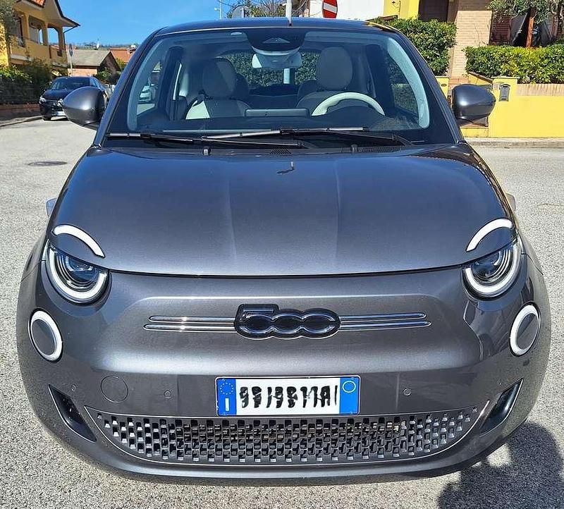 Usata Fiat 500e La Prima 42 kW (58 CV) 2021 Utilitaria