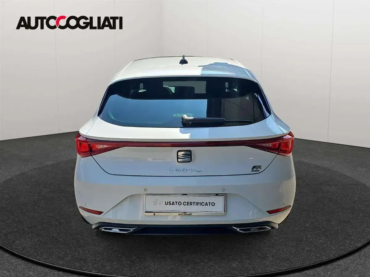 Usata Seat Leon FR 150 CV (110 kW) 2021 Bianco Berlina