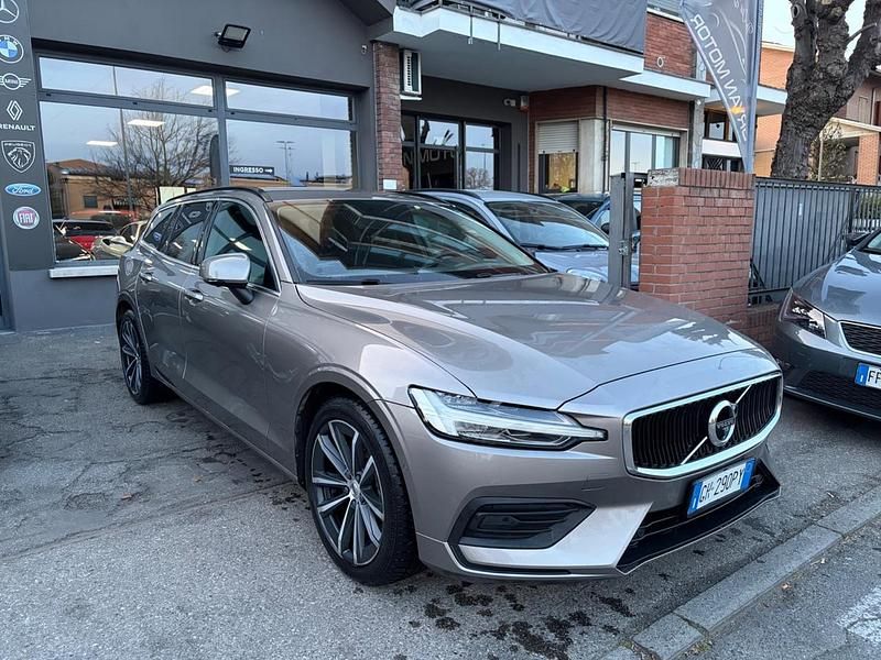 Usata Volvo V60 Business Edition 197 CV (144 kW) 2021 Grigio Station wagon