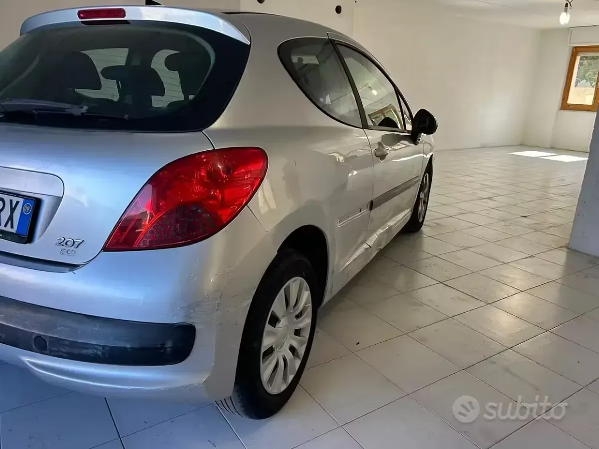 Usata Peugeot 207 95 CV (69 kW) 2009 Grigio Berlina