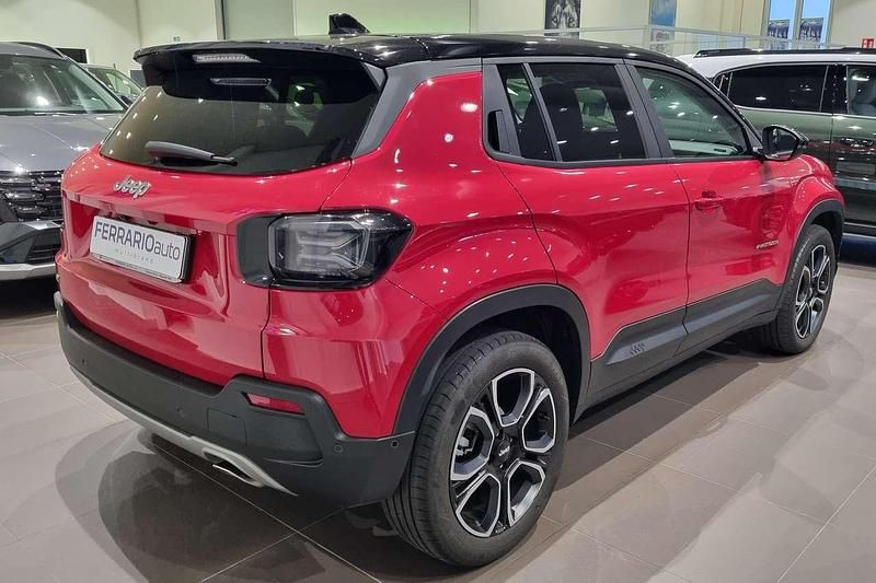 Usata Jeep Avenger Summit 101 CV (74 kW) 2024 Ruby tetto black SUV