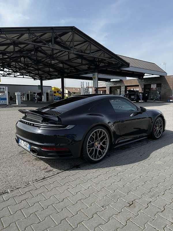 Usata Porsche 992 450 CV (330 kW) 2020 Nero Coupé