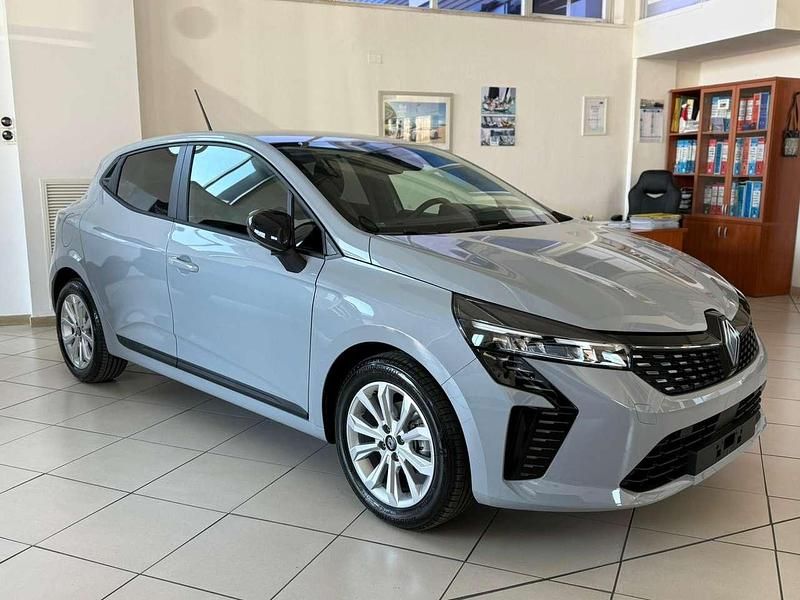 Usata Renault Clio V Evolution 101 CV (74 kW) 2024 Bianco ghiaccio Berlina