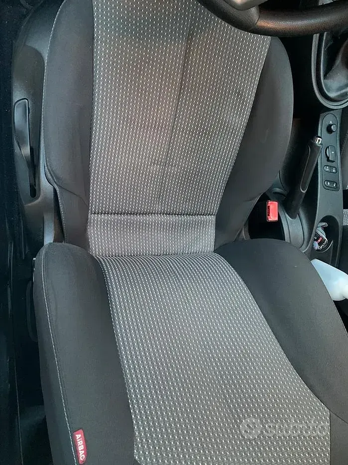 Usata Seat Leon 90 CV (66 kW) 2012 Berlina