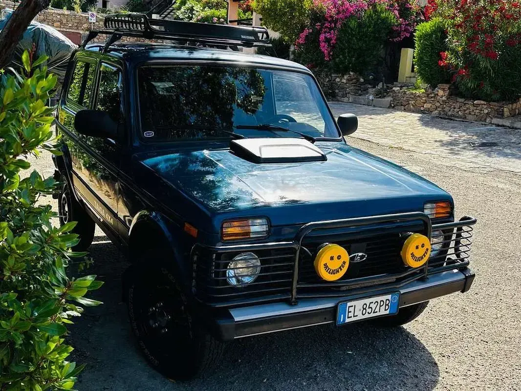 Usata Lada niva 83 CV (61 kW) 2012 Blu/azzurro SUV