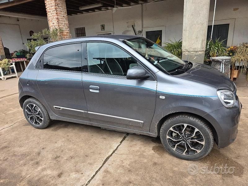 Usata Renault Twingo 60 kW (82 CV) 2021 Grigio Utilitaria