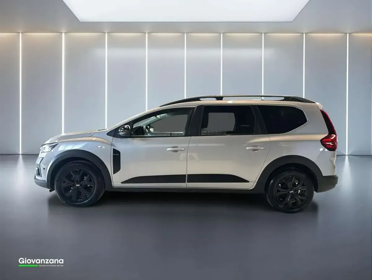 Usata Dacia Jogger Extreme 101 CV (74 kW) 2023 Grigio lunare Monovolume