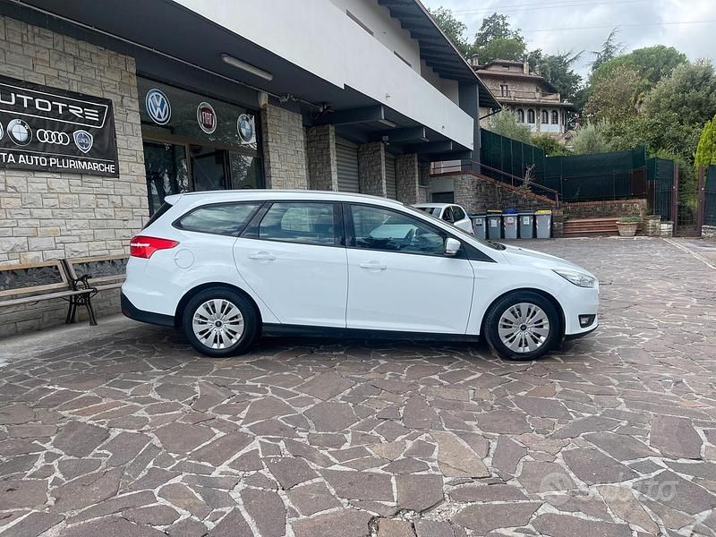 Usata Ford Focus Titanium 95 CV (69 kW) 2017 Bianco Station wagon