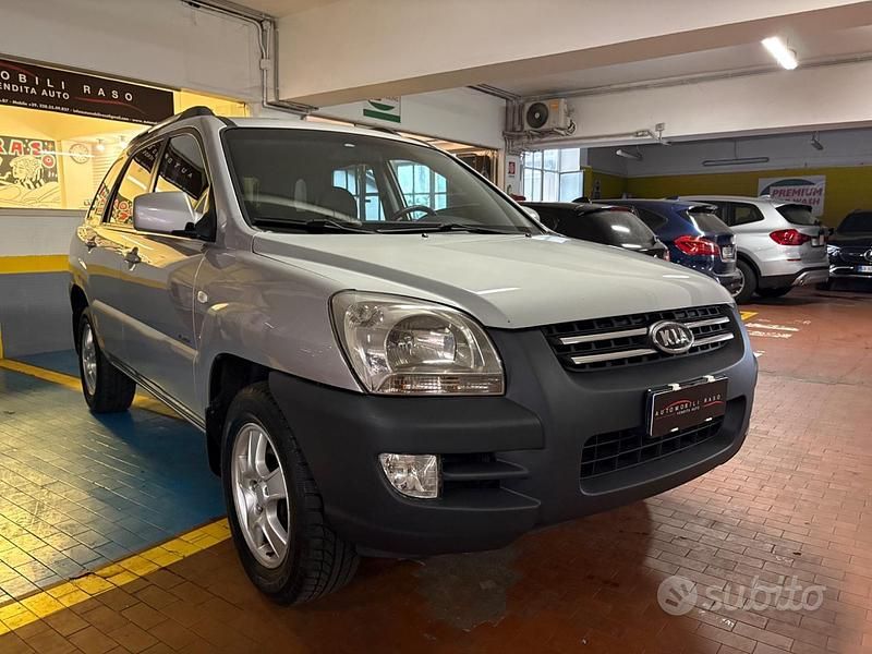 Usata Kia Sportage Active 141 CV (103 kW) 2007 Grigio SUV