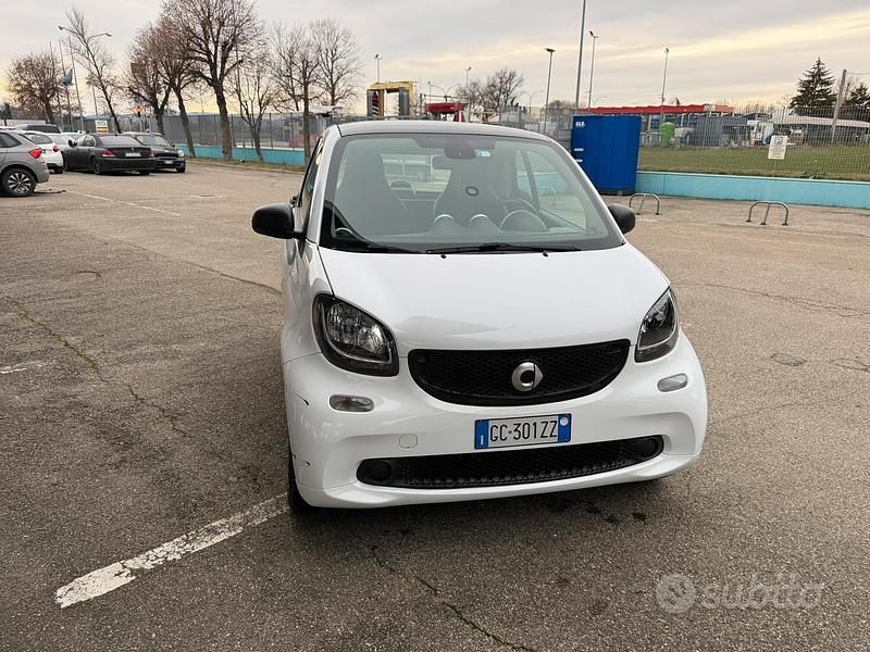 Usata Smart ForTwo Coupé 71 CV (52 kW) 2018 Bianco Coupé