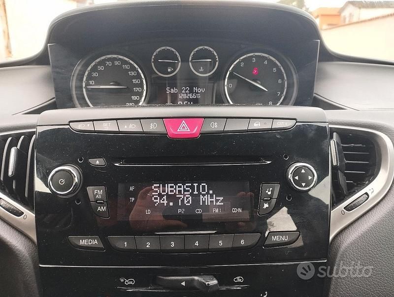 Usata Lancia Ypsilon Gold 69 CV (50 kW) 2015 Bianco Utilitaria