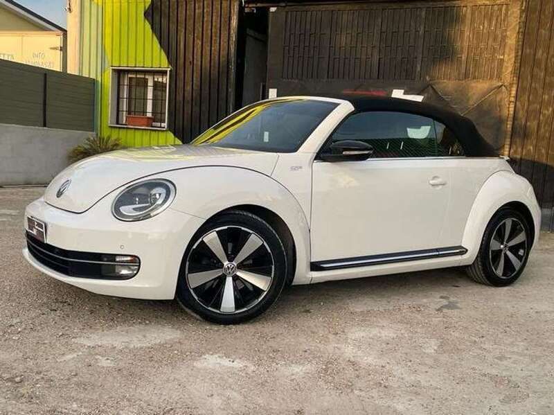 Usata VW Beetle Cabriolet Sportline 140 CV (102 kW) 2013 Bianco Cabrio