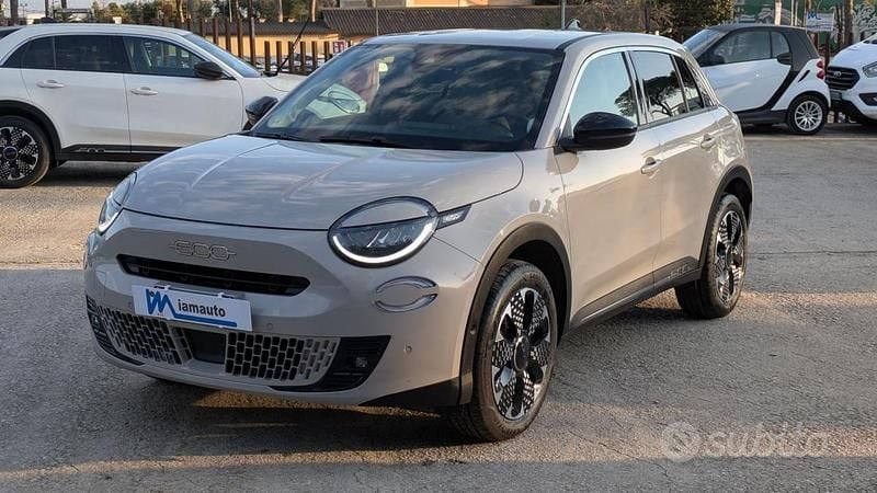 Usata Fiat 600 La Prima 110 CV (80 kW) 2025 Beige SUV