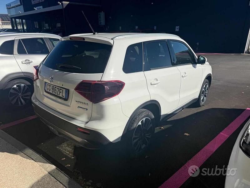 Usata Suzuki Vitara 129 CV (94 kW) 2021 Bianco SUV