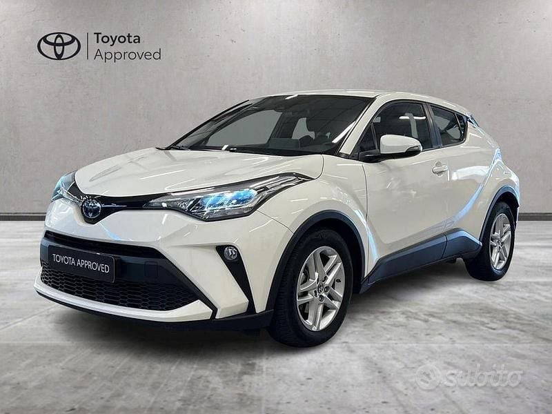 Usata Toyota C-HR Active 98 CV (72 kW) 2023 Bianco SUV