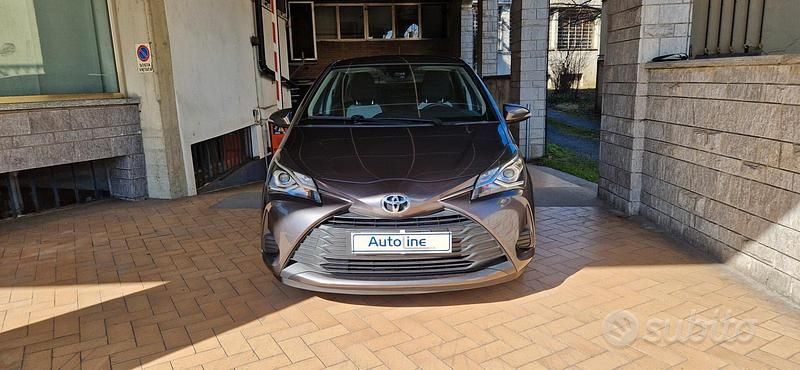 Usata Toyota Yaris 72 CV (52 kW) 2020 Grigio Berlina