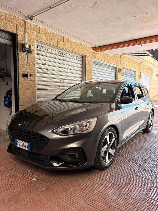 Marrone Usata 2018 Ford Focus Station wagon | 11.800 € (Molto cara) - Immagine 1/4