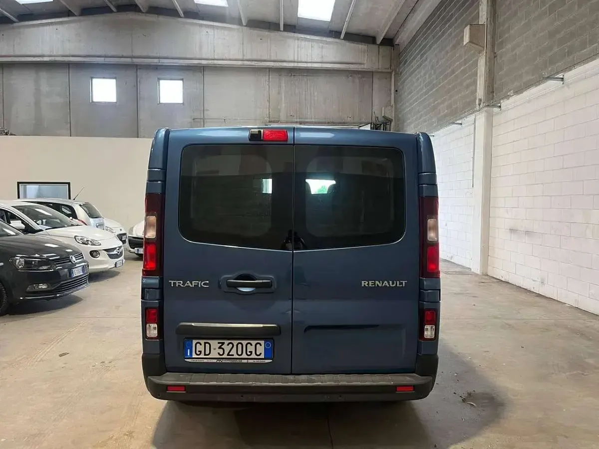 Usata Renault Trafic 145 CV (106 kW) 2021 Blu/azzurro Monovolume