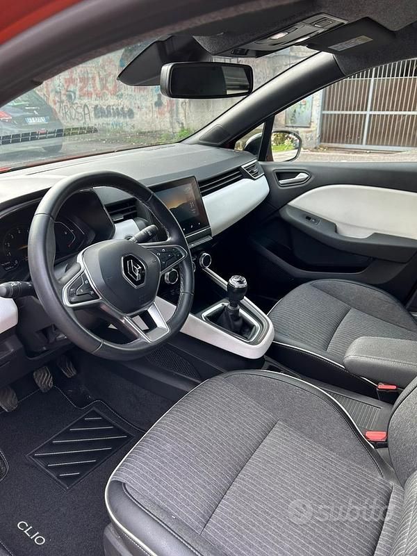 Usata Renault Clio V Techno 101 CV (74 kW) 2023 Berlina