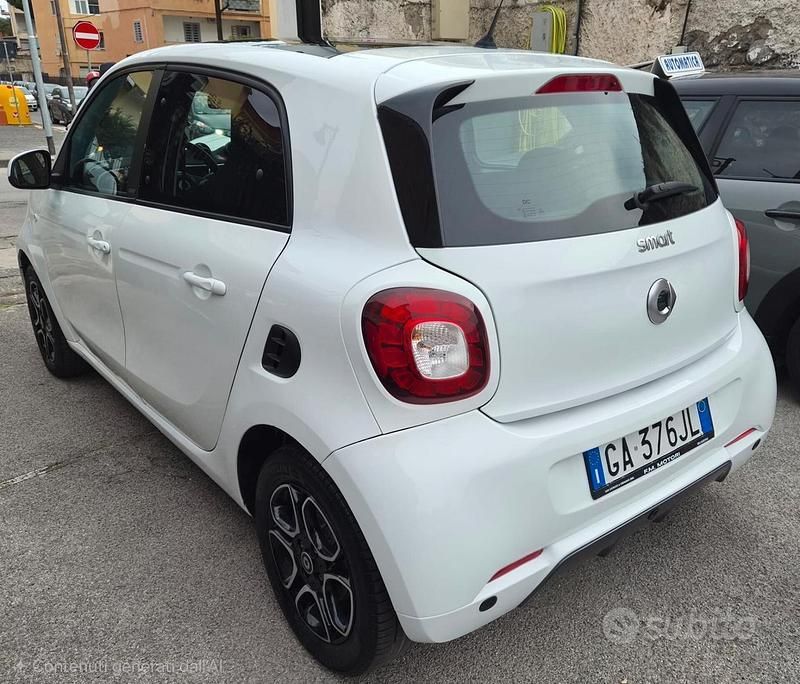 Usata Smart ForFour Passion 71 CV (52 kW) 2015 Bianco Utilitaria
