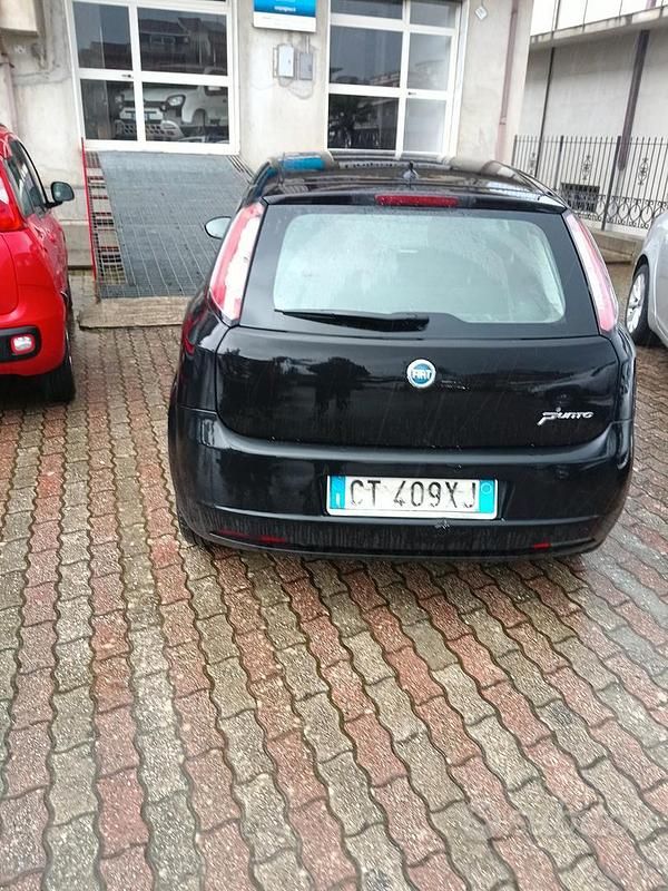 Usata Fiat Grande Punto 75 CV (55 kW) 2006 Nero Utilitaria