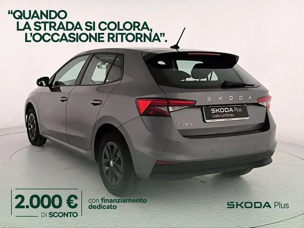 Usata Skoda Fabia 80 CV (58 kW) 2024 Grigio graphite metallizzato Utilitaria