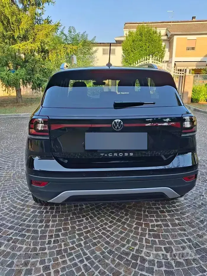 Usata VW T-Cross 110 CV (80 kW) 2023 Nero SUV