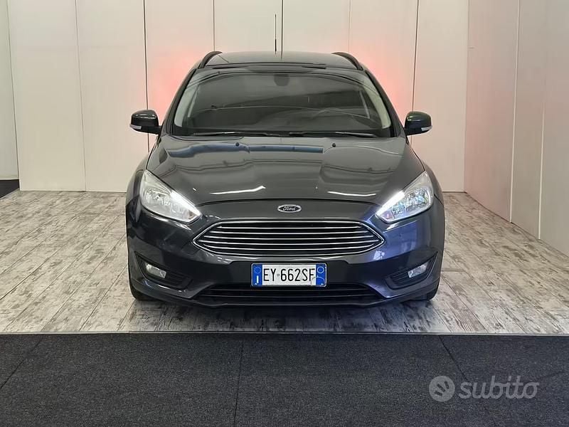 Usata Ford Focus 120 CV (88 kW) 2015 Grigio Station wagon