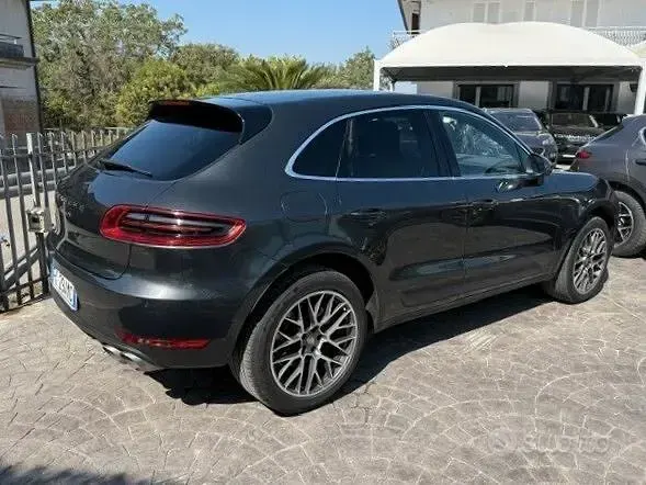 Usata Porsche Macan 250 CV (183 kW) 2017 Grigio SUV