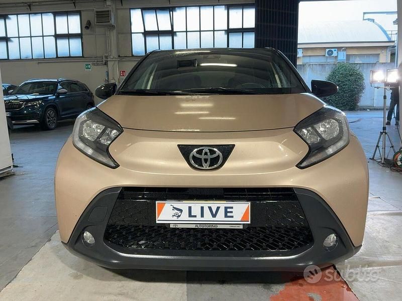 Giallo Usata 2023 Toyota Aygo X Trend SUV | 16.900 € (Buon prezzo) - Immagine 1/4
