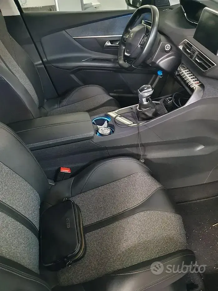 Usata Peugeot 3008 131 CV (96 kW) 2020 Nero SUV