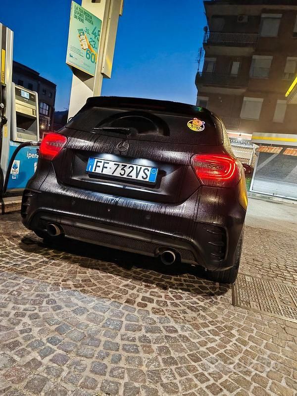 Usata Mercedes A200 109 CV (80 kW) 2012 Nero Berlina