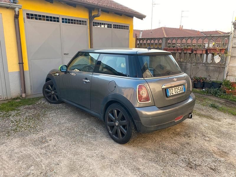 Usata Mini Cooper 90 CV (66 kW) 2009 Grigio Utilitaria