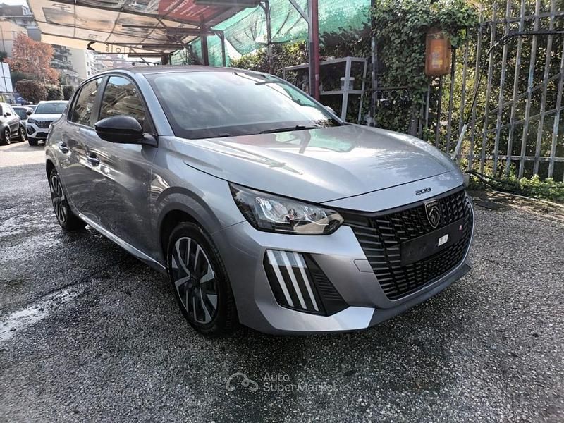 Argento Usata 2024 Peugeot 208 Active Due volumi | 14.870 € (Buon prezzo) - Immagine 1/4