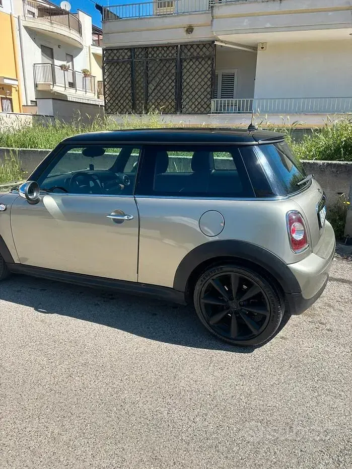 Begagnad Mini Cooper 112 HK (82 kW) 2011 Brun Halvkombi