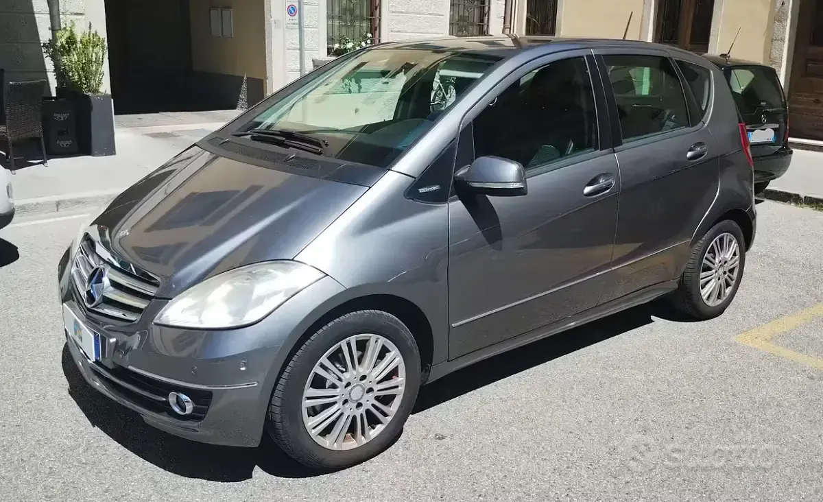 Usata Mercedes A160 95 CV (69 kW) 2010 Grigio Berlina