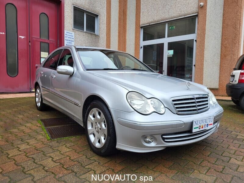 Usato 2004 Mercedes 200 2.1 Diesel 116 CV (4.500 €)